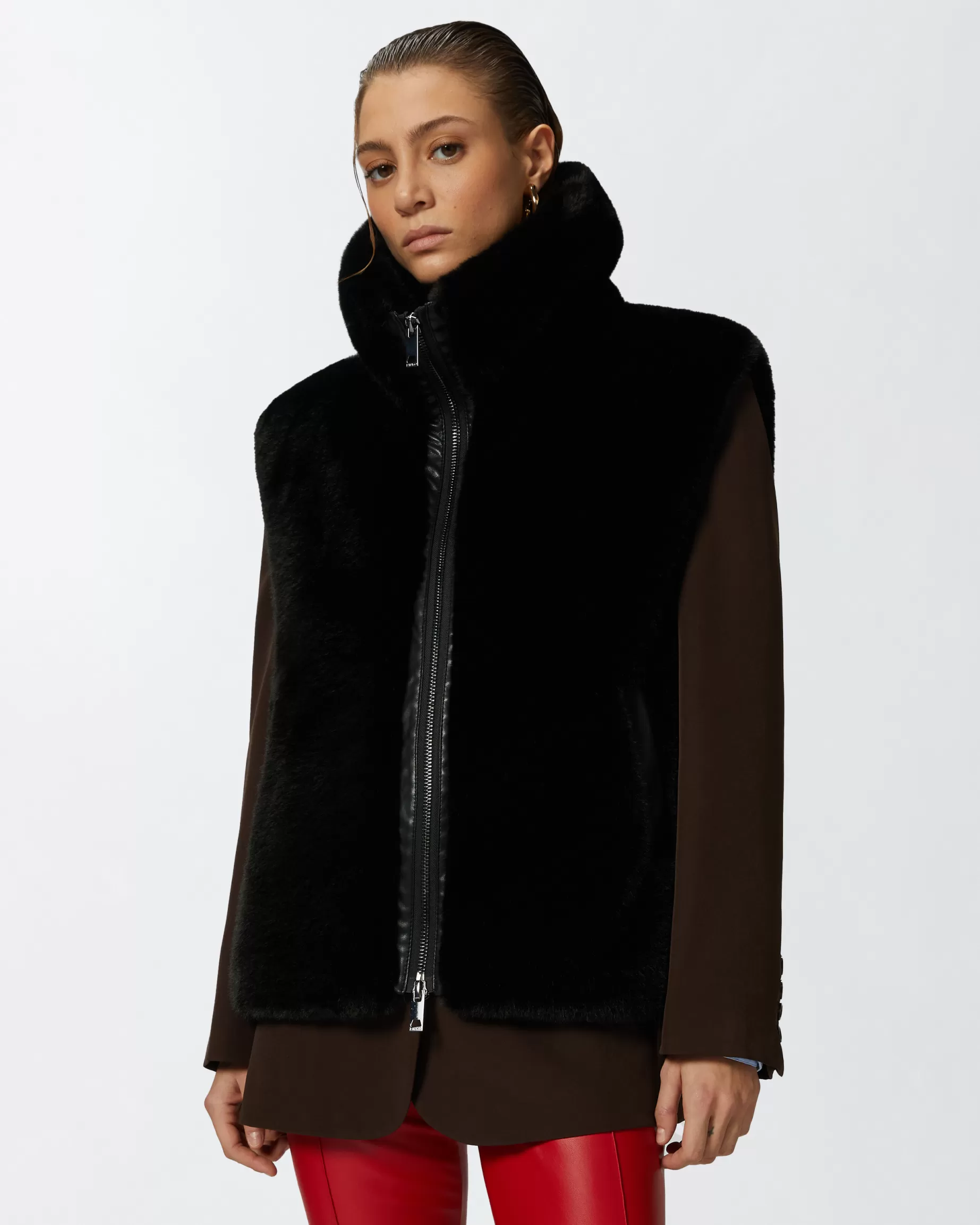 PINKO Kamizelki, Płaszcze, Trencze | Sleeveless faux fur jacket with high collar. LIMUZYNOWACZERŃ