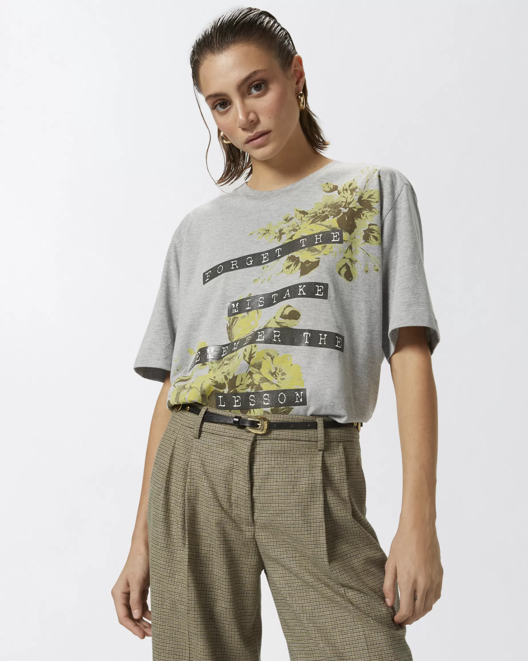 PINKO T-Shirty | T-shirt oversize w róże z napisem SZARAMŻAWKA